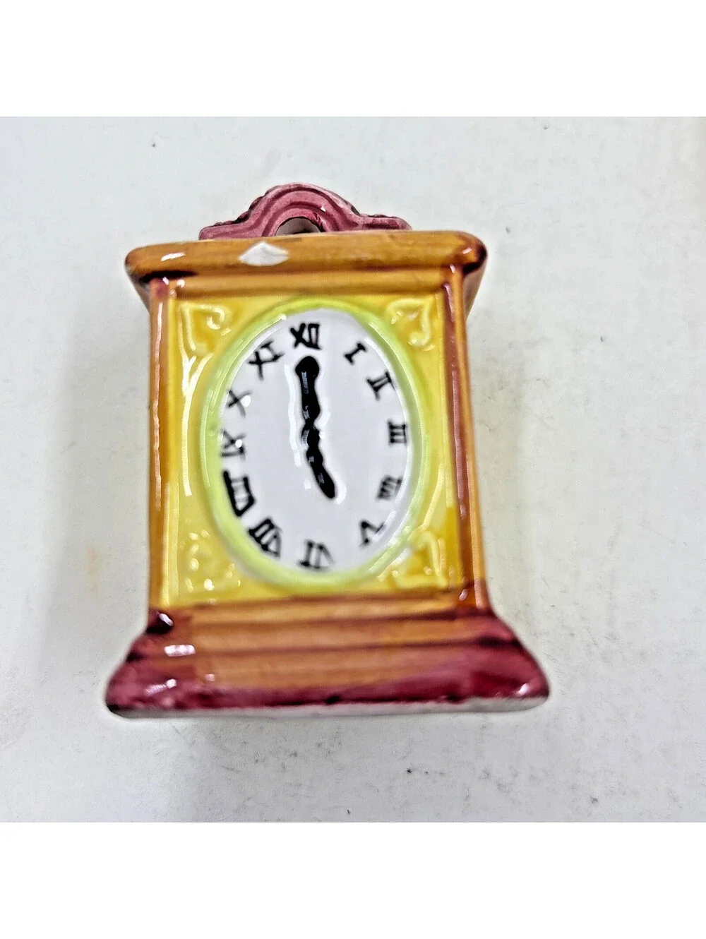 Vintage Carriage Clock & Victrola Gramophone Salt & Pepper Shakers